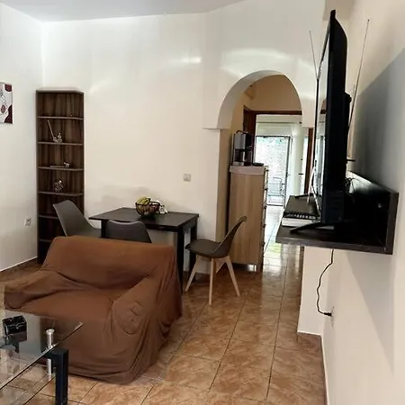 Apartment Tzo *